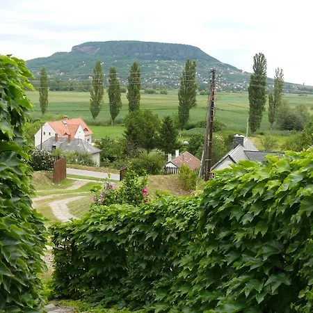 Szigligeti Panorama Apartmanhaz Szigliget