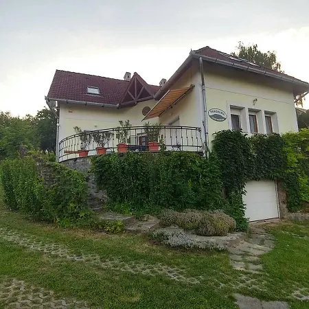 Szigligeti Panorama Apartmanhaz