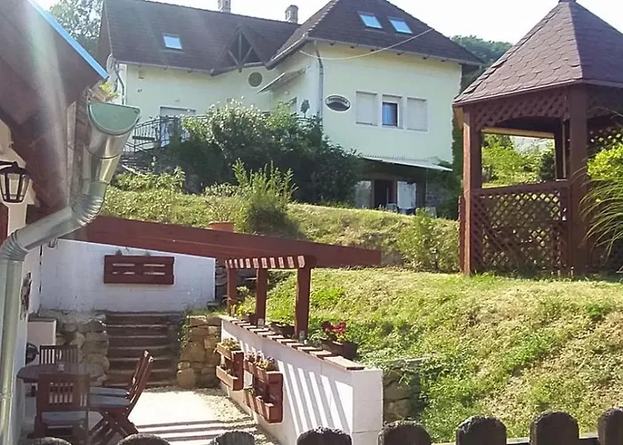 Szigligeti Panorama Apartmanhaz Szigliget